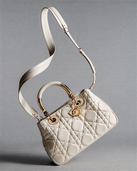 lady dior 珍珠灰钱包|Dior handbags.